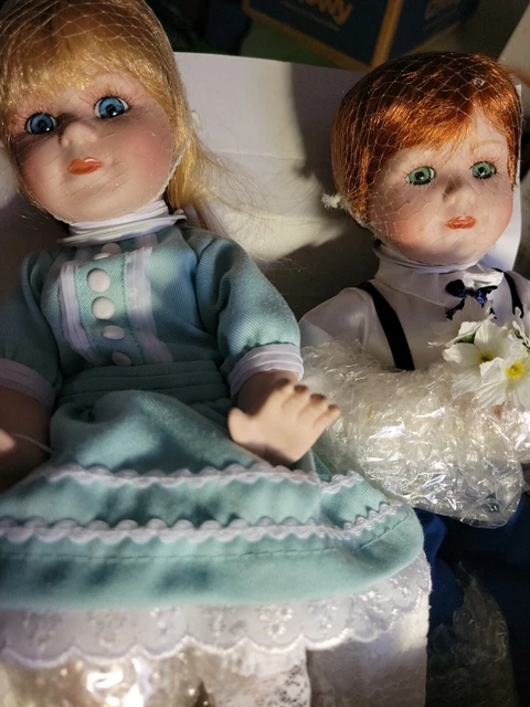 HERITAGE SIGNATURE COLLECTION Courting Couple 12357
