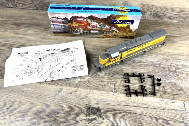 Athearn 4555 HO Union Pacific SD40T-2 Diesel Locomotive in #4557 Box