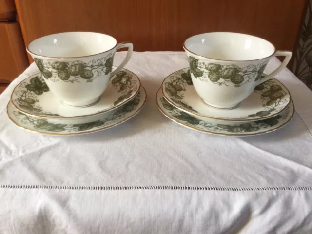 Royal Worcester - The Worcester Hop- Mathon - 1965 - 2 X Cup Saucer Plate Trios