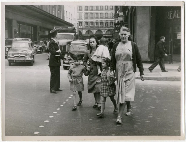 Photo de presse vintage Milano Ve-Day 1955 FT 1568 - tirage 24x18 CM