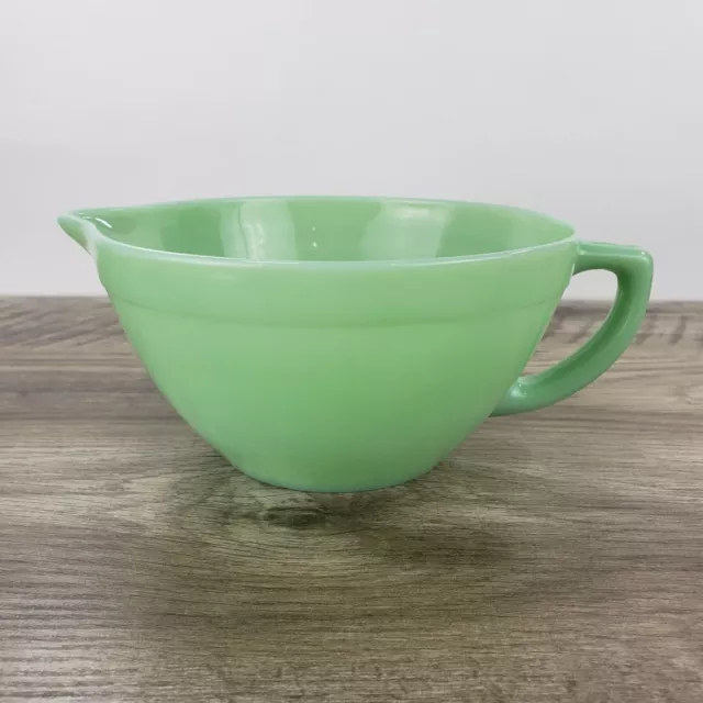 Jadeite Fire King Oven Ware Mixing Batter Bowl Jadite Milk Glass with Pour Spout