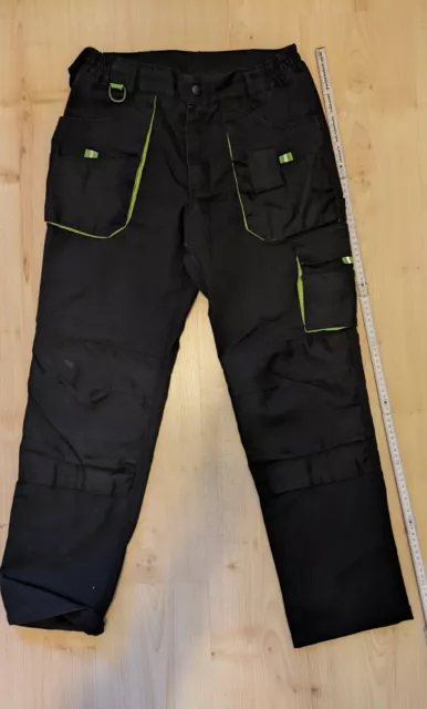 Arbeitshose | Triuso | Größe 44 | schwarz grün | Bundhose Cargo Handwerk Kfz