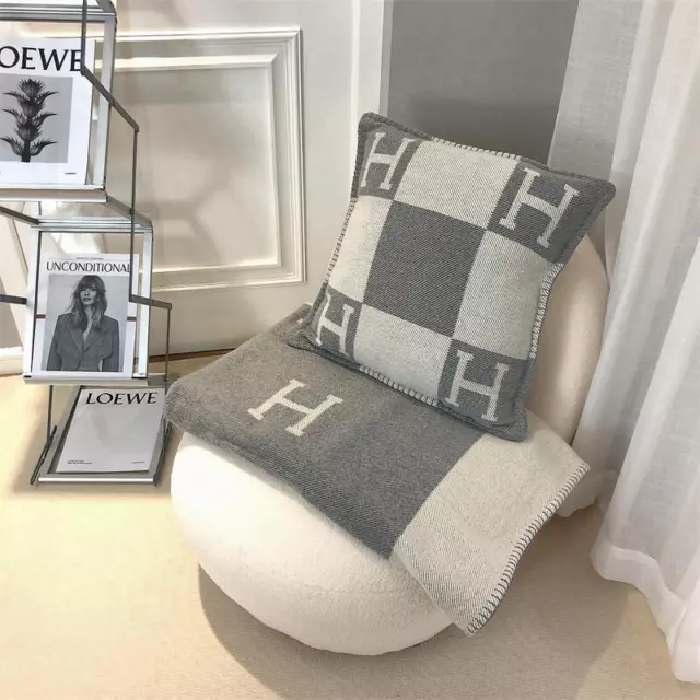 New Cashmere Throw Pillow Wool Plaid Soft Warm Shawl Sofa Bedding Cushion Gift