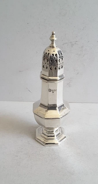 BELLA CASSA ZUCCHERO VINTAGE ARGENTO MASSICCIO.   173 gms.  HT. 19,2 cm.   SHEFF. 1933.