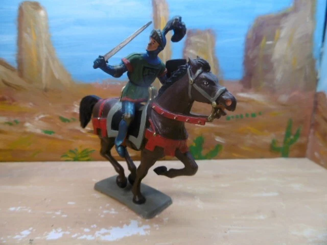 STARLUX / LE MOYEN AGE : CHEVALIER SUR CHEVAL AVEC ROBE