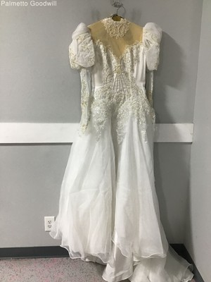Ladies White Unbranded Long Sleeve Vintage Beaded Wedding Dress