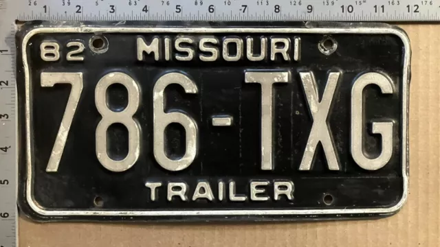 1982 Missouri license plate 786-TXG EVERYONE LOVES TRAILER PLATES 12498