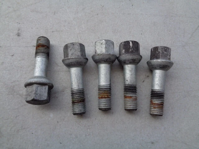 2005 Chrysler Crossfire Front / Rear Wheel Lug Nut Bolts (Set Of 5) Oem