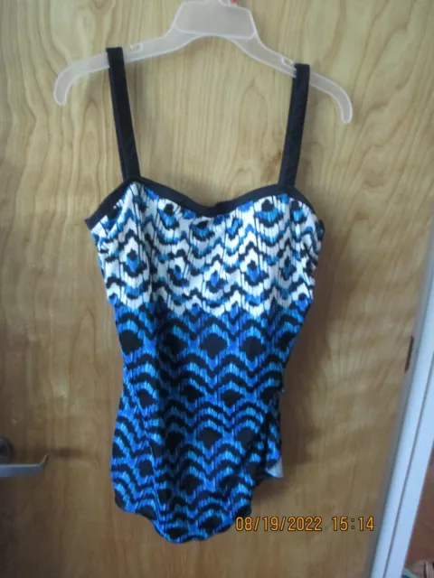 Woman's One Piece Swimsuit Size 16 Built In Bra  Adjustable & Removable Straps