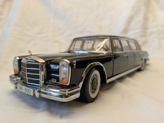 MINICHAMPS 1:18 MERCEDES Benz Rungen Pritschenwagen L6600 Stake Truck OVP EUR 590,00 - DE