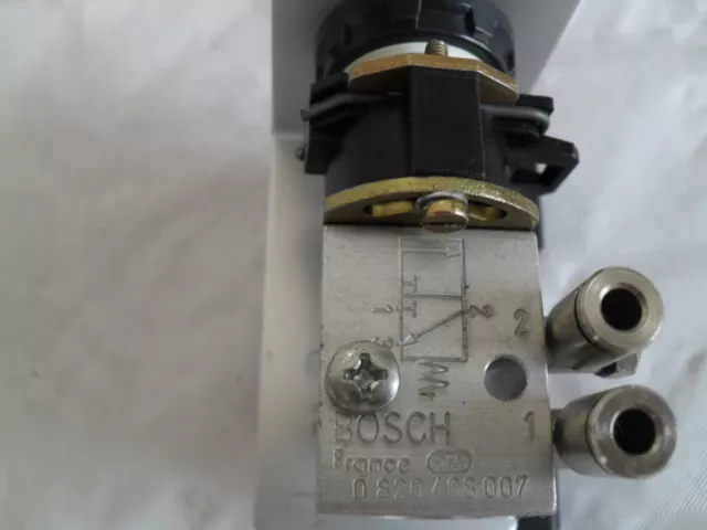 BOSCH Pneumatik Druckluft Taster Ventil  0 820 408 007