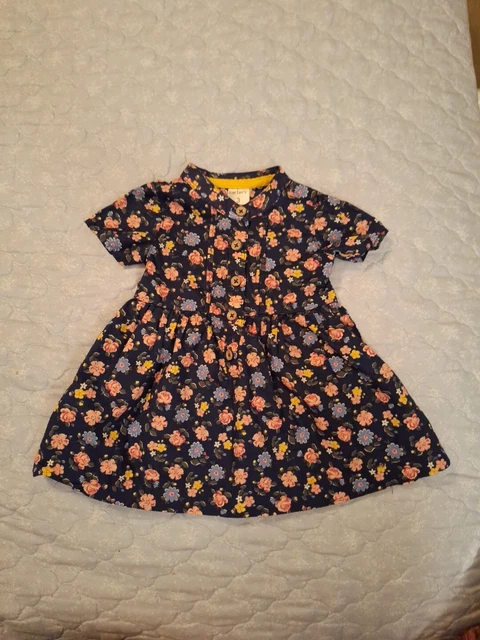 carters baby girl Dress size 3 Months