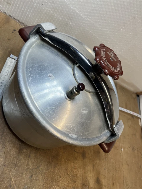 ANCIENNE COCOTTE MINUTE seb 10 litres Serie N aluminium, (n.4) EUR 90