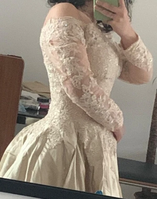 HEBEOS BALL GOWN long sleeved off the shoulder Dusty Gold Ball