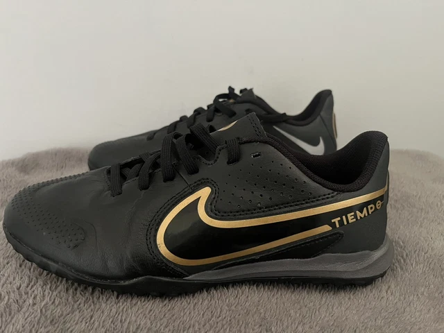 junior size 3 nike trainers