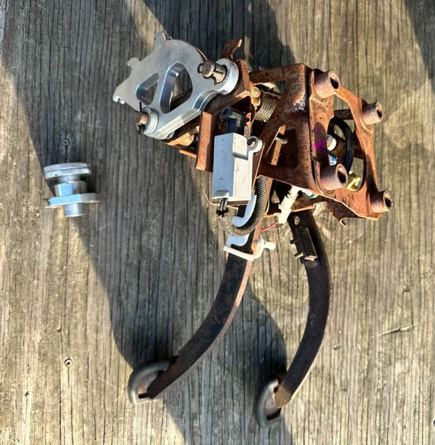 FORD MUSTANG CLUTCH Brake Pedal Assembly Manual Transmission 100.00