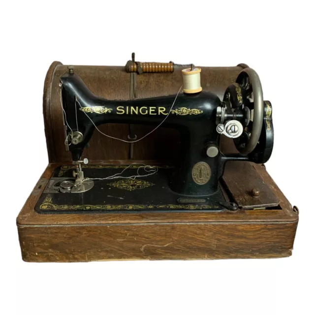 Vintage SINGER 99k Sewing Machine - 1944 - With Case - Working