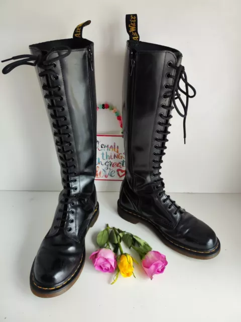 Stivali alti dr martens outlet