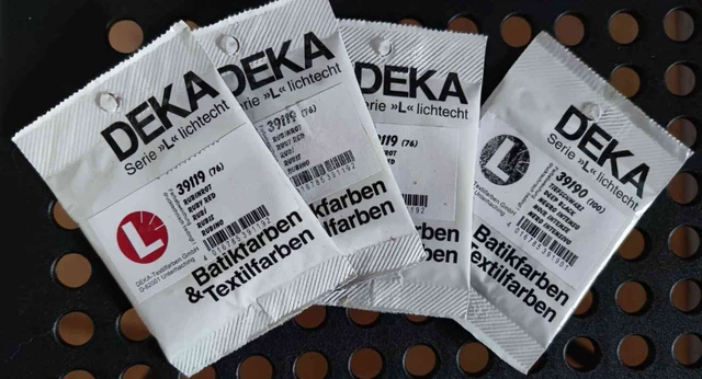4 x Deka Textilfarbe Serie »L« lichtechte Batikfarben 3 x Rubinrot 1 x schwarz 4 x Deka Textilfarbe Serie »L« lichtechte Batikfarben 3 x Rubinrot 1 x schwarz