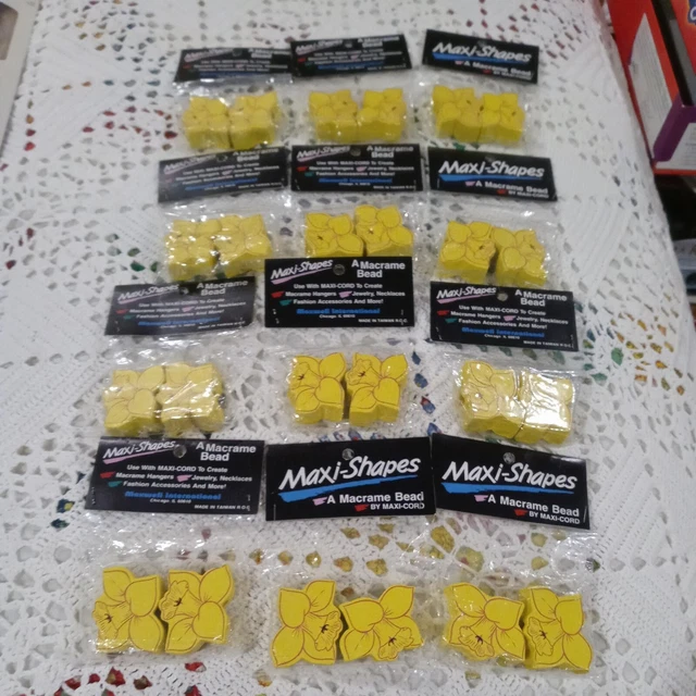 12 Packs of 2 Maxi-Shapes Macrame Beads Daffodils