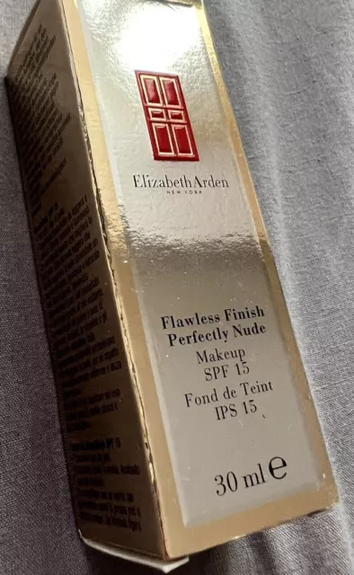 Elizabeth Arden Flawless Finish Perfectly Nude in 20 Caramel - 30ml