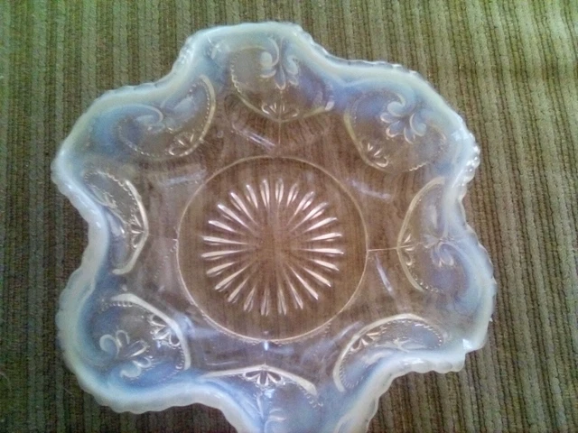 Northwood opalescent Dugan Art Glass Cashew Pattern Ruffled VTG CARNIVAL Bowl 