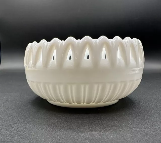 Vintage WestMoreland White Rose Bowl Ribbed Doric Lace Cutout