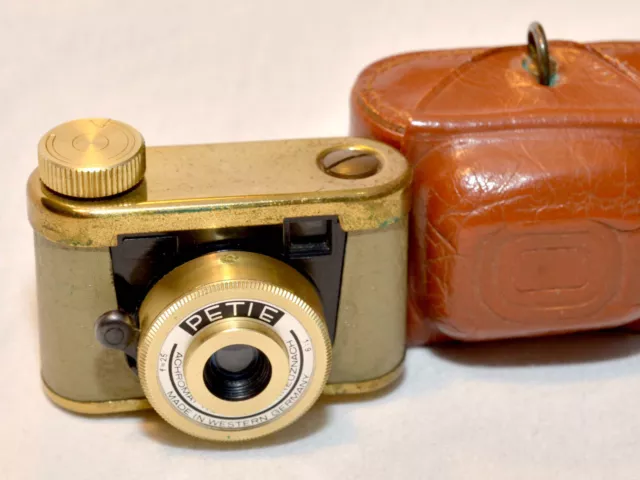 Kunik Walter PETIE Gold Subminiature 14x14mm camera with original leather case