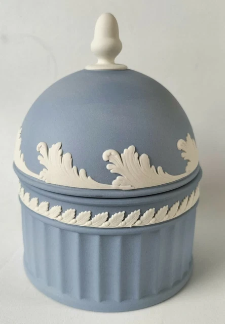 Wedgwood - Bleu Gland Et Chêne Feuille Bombé Bibelot Boite