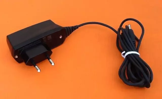 Chargeur Nokia Modèle : AC - 2E 50-60 Hz /80mA  Input : AC 100-240 V