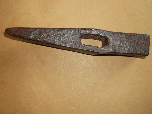 Marteau Ancien De Métier – Fer Forgé, Panne Fendue – Outil Vintage