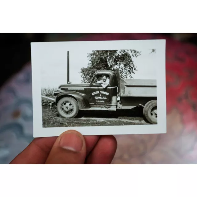 Rozetta Township Oquawka Ill Worker Old Work Truck Vintage Candid Snapshot Photo