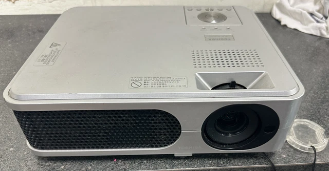 Toshiba TLP-XD2000 768p LCD Digital Projector Kit - Tested, Works & Functional