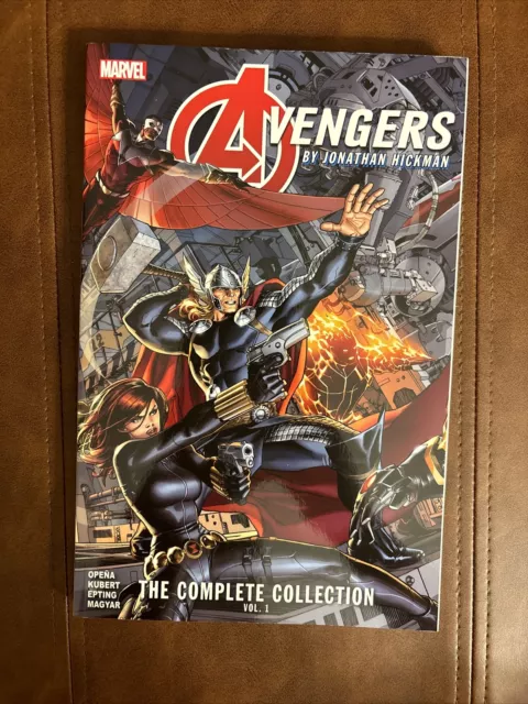 AVENGERS BY JONATHAN HICKMAN: THE COMPLETE COLLECTION VOL. 1 [Paperback]