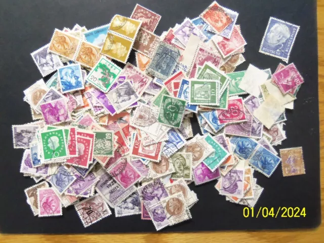 Foreign Stamp Mixture - 1/2 Oz Of A Nice Mix Of Stamps - Expect Some Duplicates