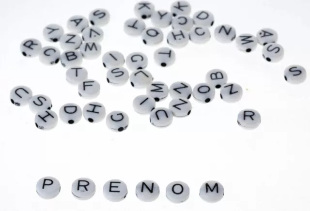 500 Perles Alphabet Blanche Ronde Acrylique 7mm x 3mm Lettre Aléatoire