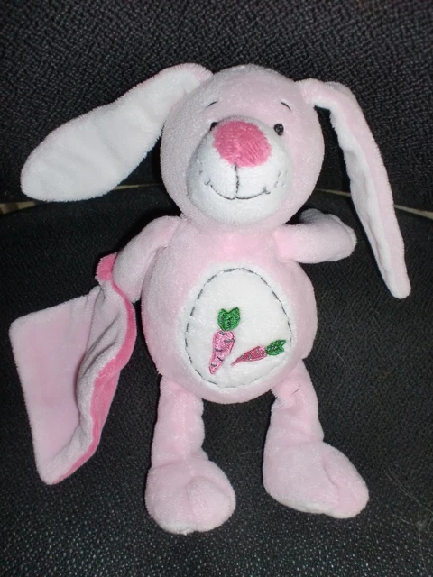 Doudou peluche lapin rose et blanc brodé carotte + mouchoir 24cm