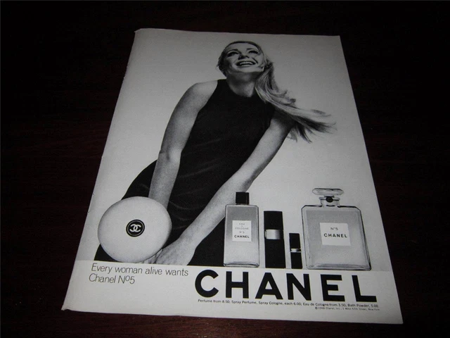 1968 Chanel No.5 Perfume Spray Pretty Woman Photo Vintage Print Ad A2
