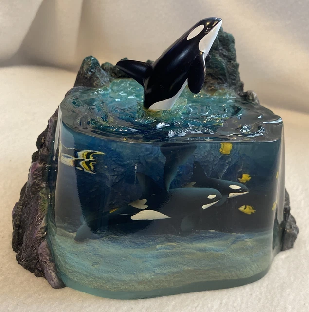 WYLAND Amazing Orcas Sculpture # 2019 Figurine Paperweight Keepsake Heavy T2 WYLAND Amazing Orcas Sculpture # 2019 Figurine Paperweight Keepsake Heavy T2