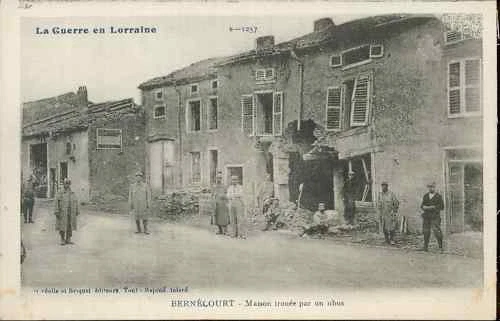 War of 1914 - BERNECOURT - house punctured by a shell .... (E5893)