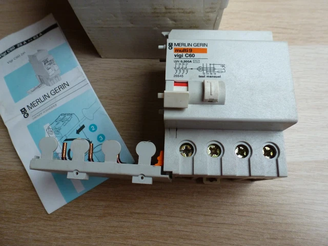 BLOC VIGI C60 3 Poles 25A 300mA MERLIN GERIN 26590