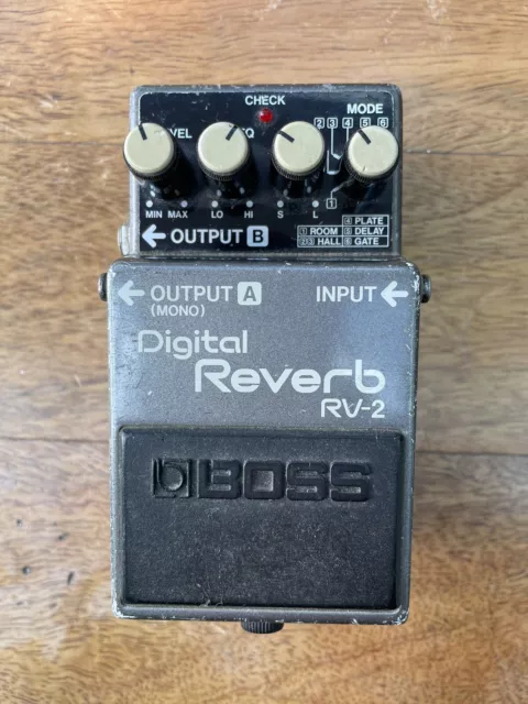 Boss rv2 Vintage Digital Reverb Pedal