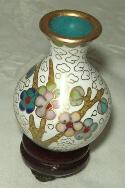 Chinese Miniature 5cm Cloisonne Vase Wood Stand White Pink Flowers Gold Trim