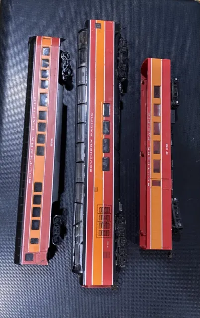Southern Pacific SP Daylight HO Scale Lot #2: Three Passenger FOR PARTS / REPAIR