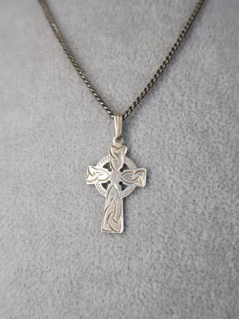 Beautiful made in Ireland sterling silver 925 Celtic cross pendant 18" chain