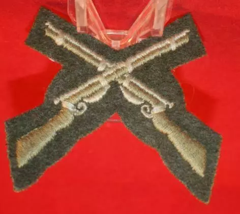British / Canadian Army, Marksmen Trade Badge - Crossed Rifles