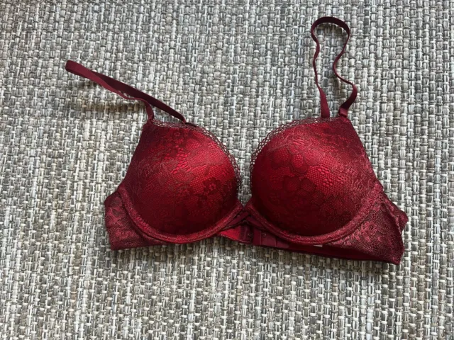 EUC 34A Ambrielle Bra Burgundy Floral Lace With Red Background Underneath Lace