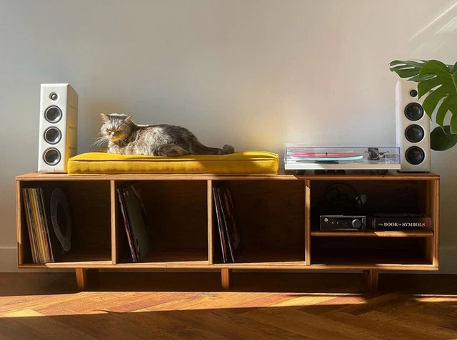MCM Vinyl LP Record Bench - HiFi Stereo Credenza / Cabinet Vintage WALNUT Retro MCM Vinyl LP Record Bench - HiFi Stereo Credenza / Cabinet Vintage WALNUT Retro