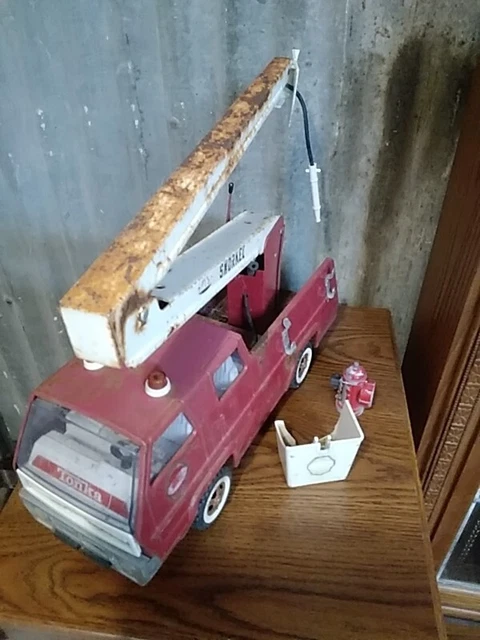 Vintage Tonka Metal Fire Truck Engine Vintage Tonka Metal Fire Truck Engine