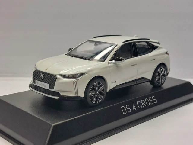 Norev 2022. echelle 1/43. Citroen Ds4 cross blanc .  Neuf en boite.